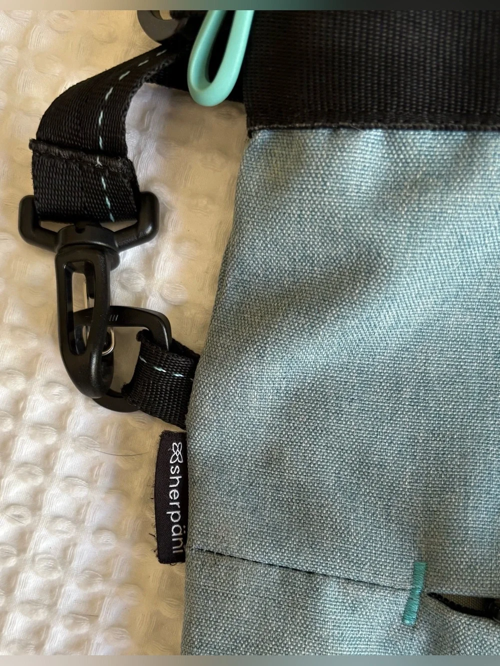 Sherpani Viso fold-over bag